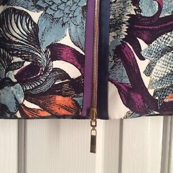 STUNNING Reversible "Elva" Skirt by Elie Tahari. Two Skirts in One. - Picture 4 of 15